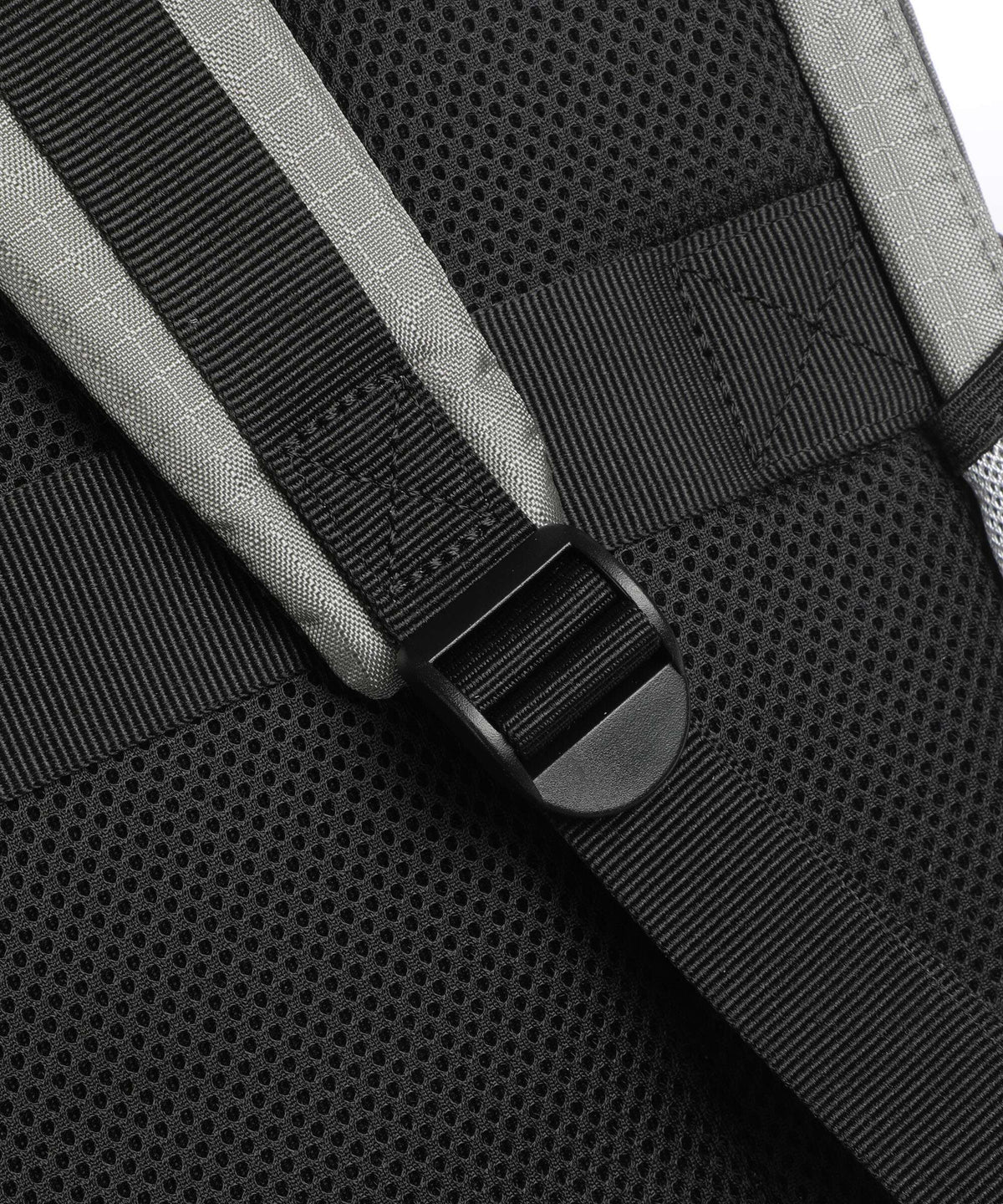 Strellson Homerton Niklas Backpack offwhite