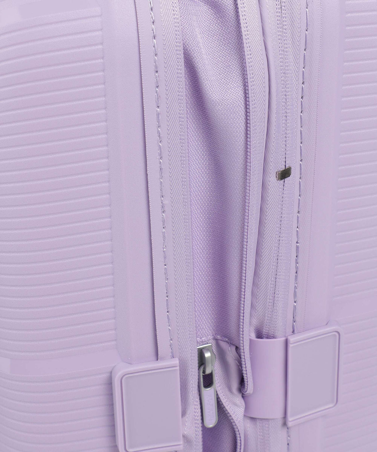American Tourister Starvibe Spinner (4 wheels) digital lavender