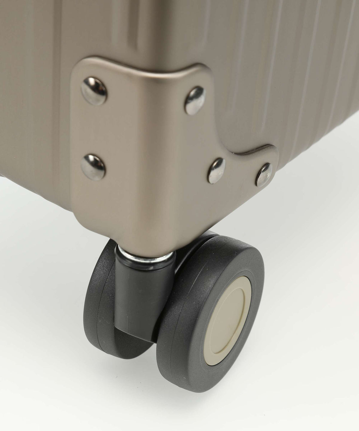 Aleon 21 International Spinner (4 wheels) bronze