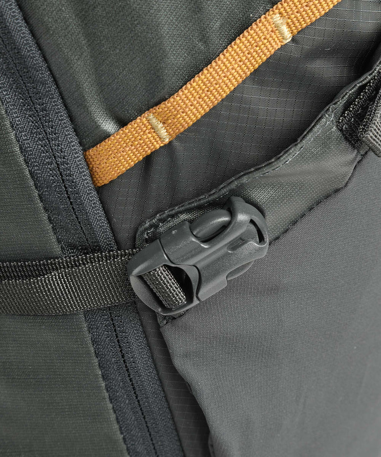 Thule Stir 25 M Hiking backpack obsidian