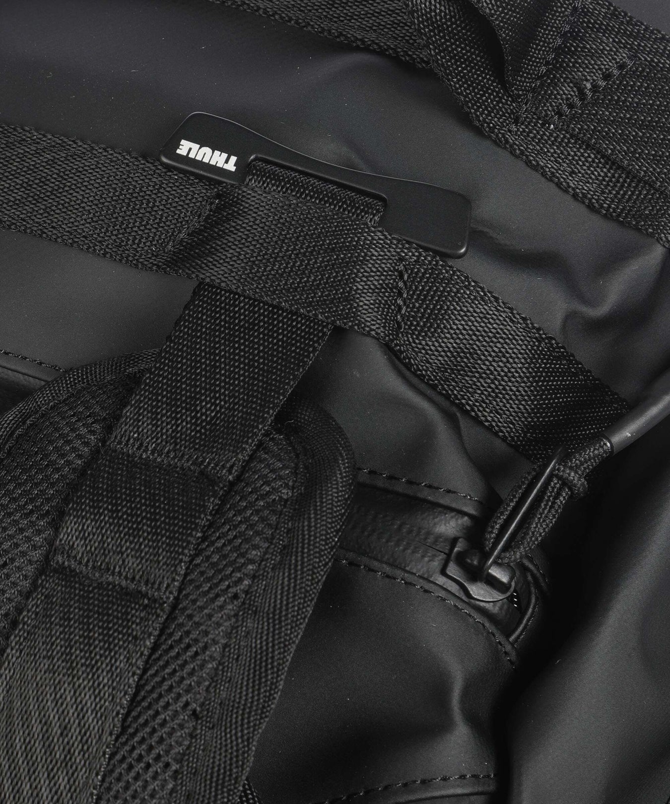 Thule Chasm 30 Weekend bag black