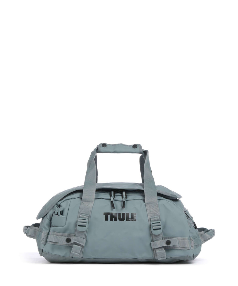 Thule Chasm 30 Weekend bag pond