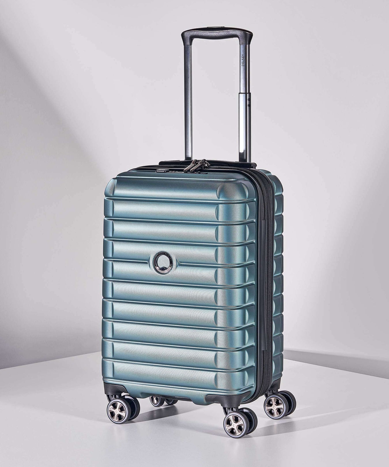 Delsey Paris Shadow 5.0 Spinner (4 wheels) grün