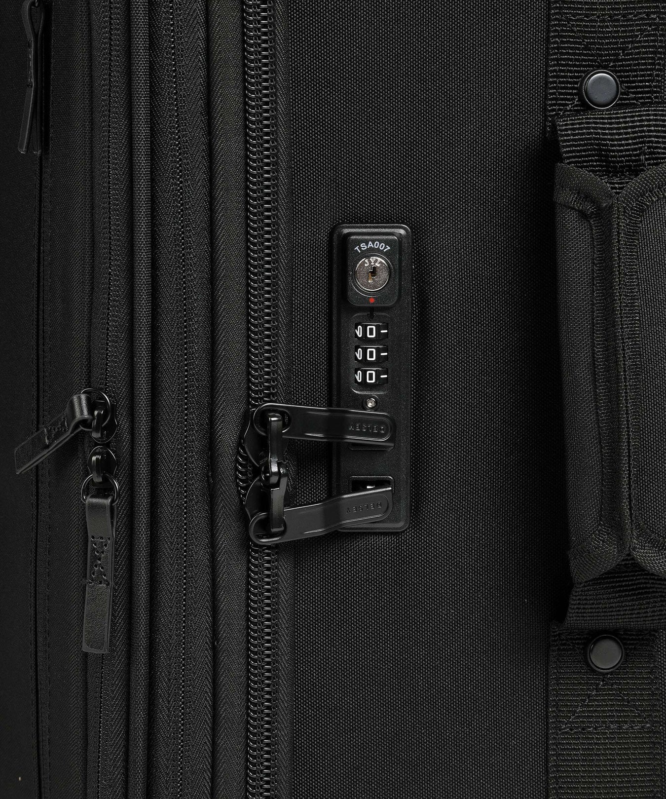 Delsey Paris Maubert 2.0 Spinner (4 wheels) schwarz