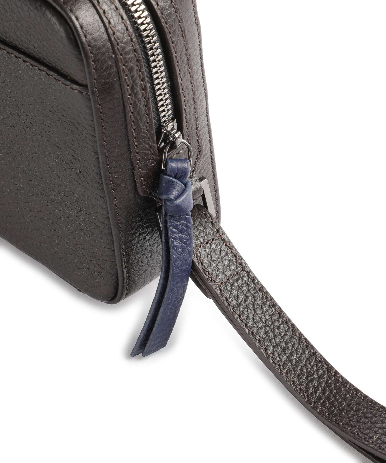 Braun Büffel Novara Wristlet choco