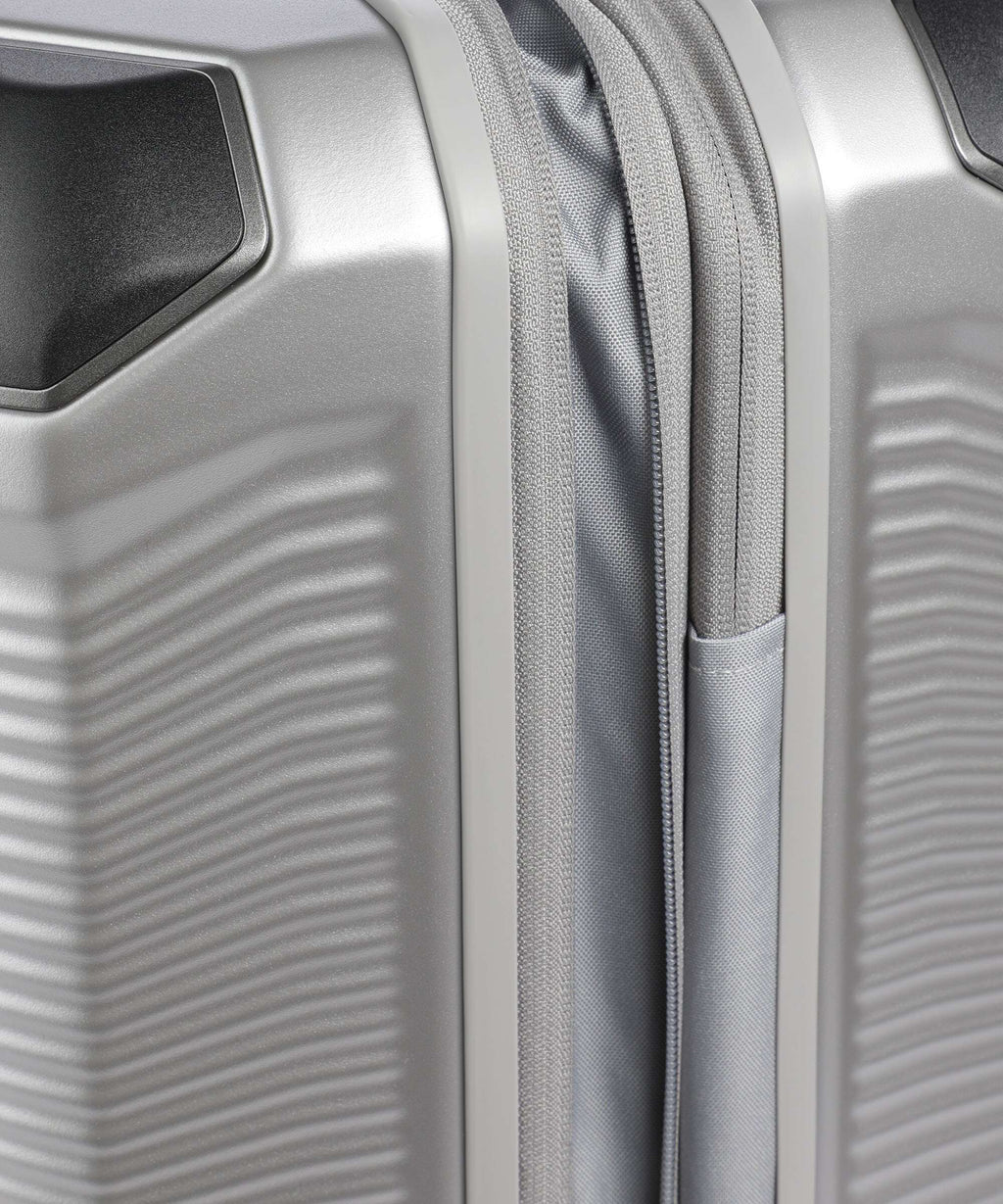 Travelite Millenium Suitcase set (4 wheels) silver