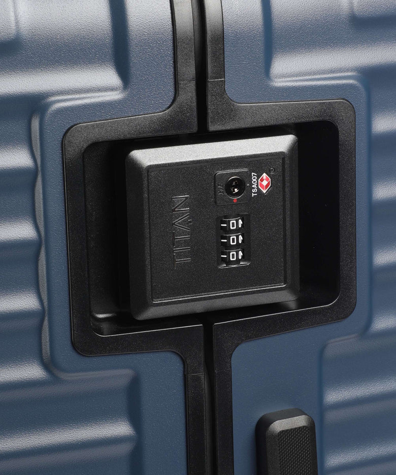 Titan Overseas Spinner (4 wheels) midnight blue