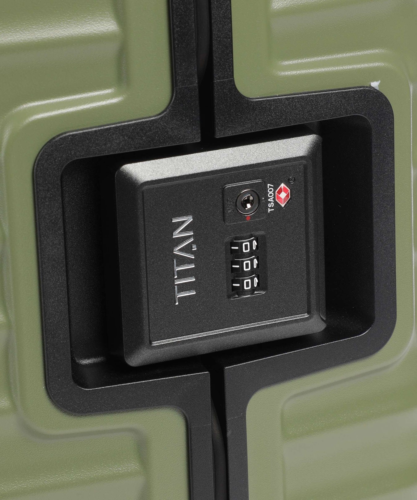 Titan Overseas Spinner (4 wheels) forest green