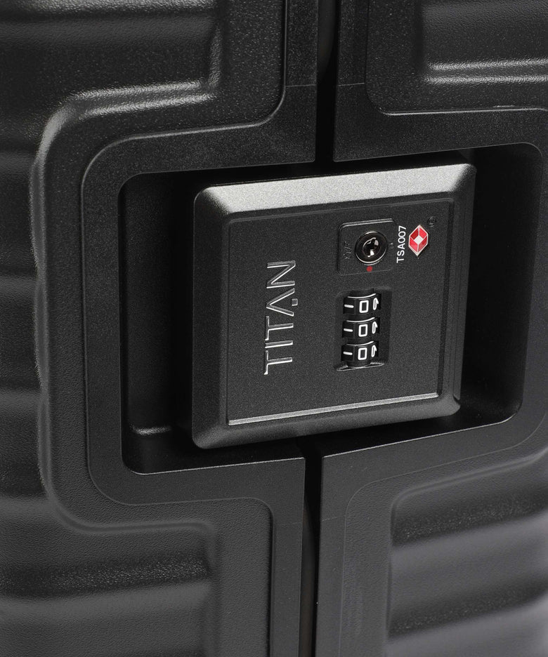 Titan Overseas Spinner (4 wheels) nightshade black