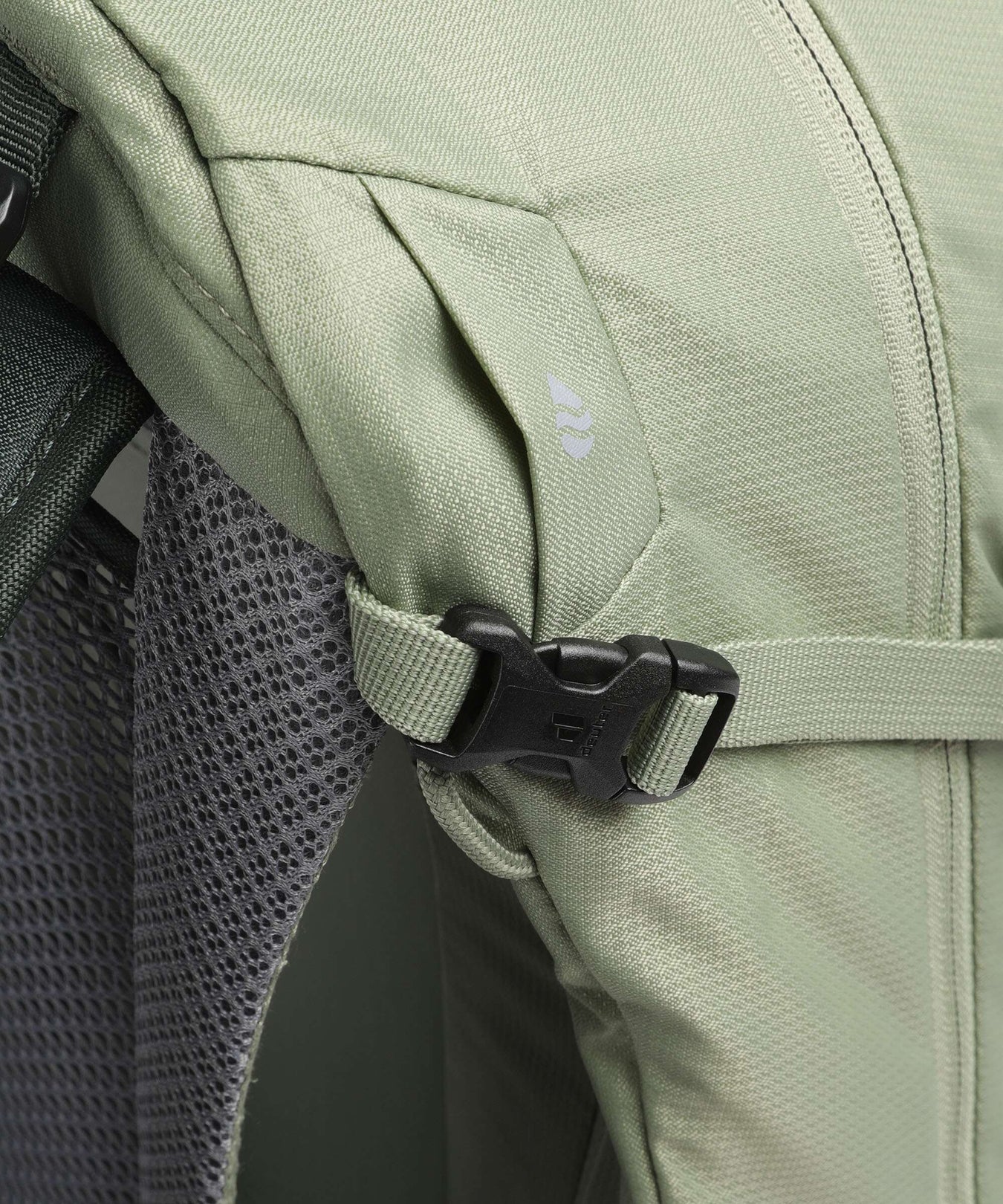 Deuter Futura 23 Hiking backpack grove/ivy