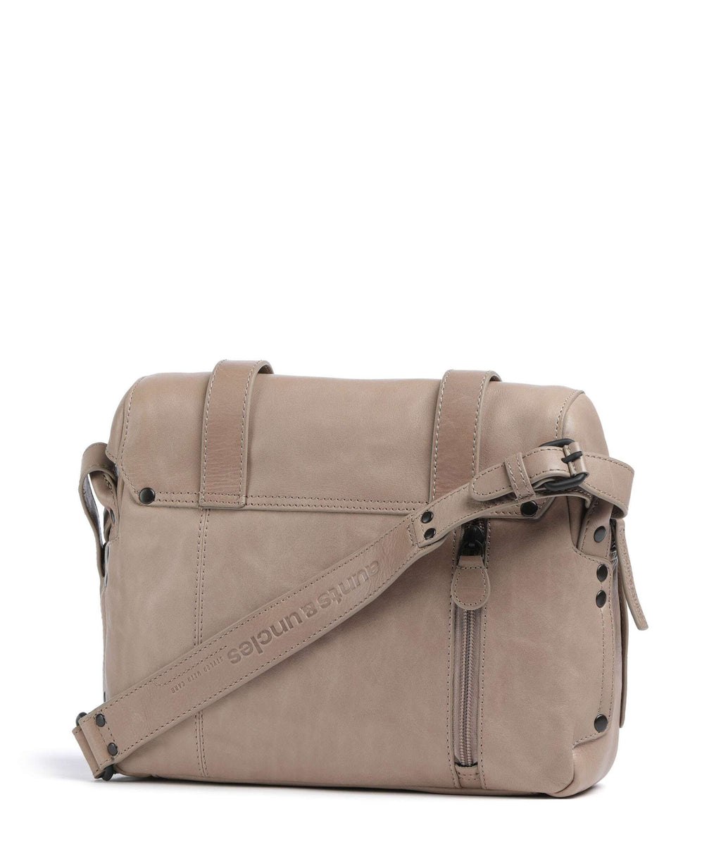 Aunts & Uncles Grandma's Luxury Club Miss Apple Pie Crossbody bag vintage khaki