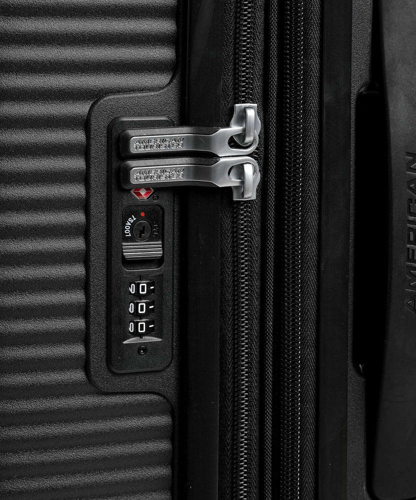American Tourister Soundbox Spinner (4 wheels) bass black
