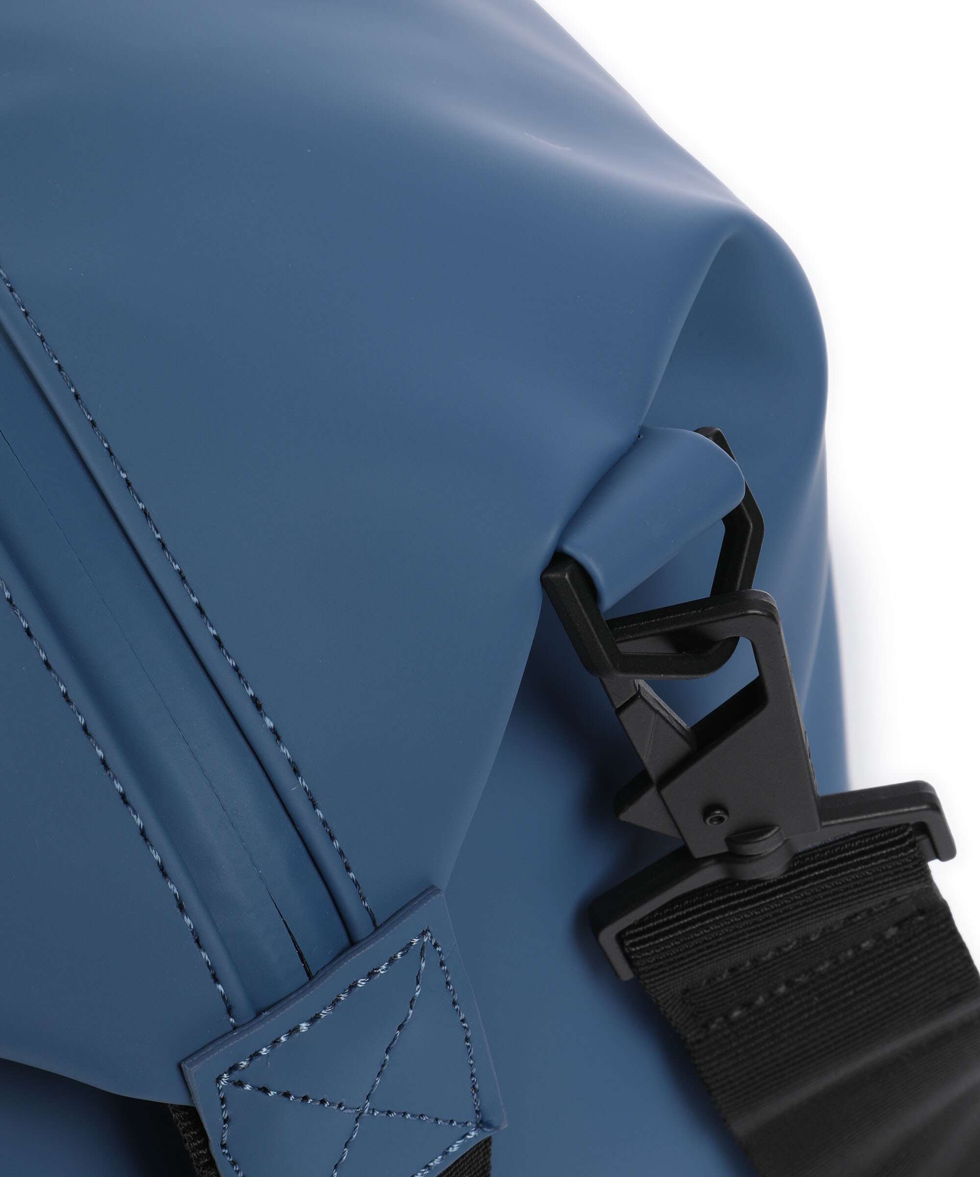 Rains Hilo Weekend bag pulse