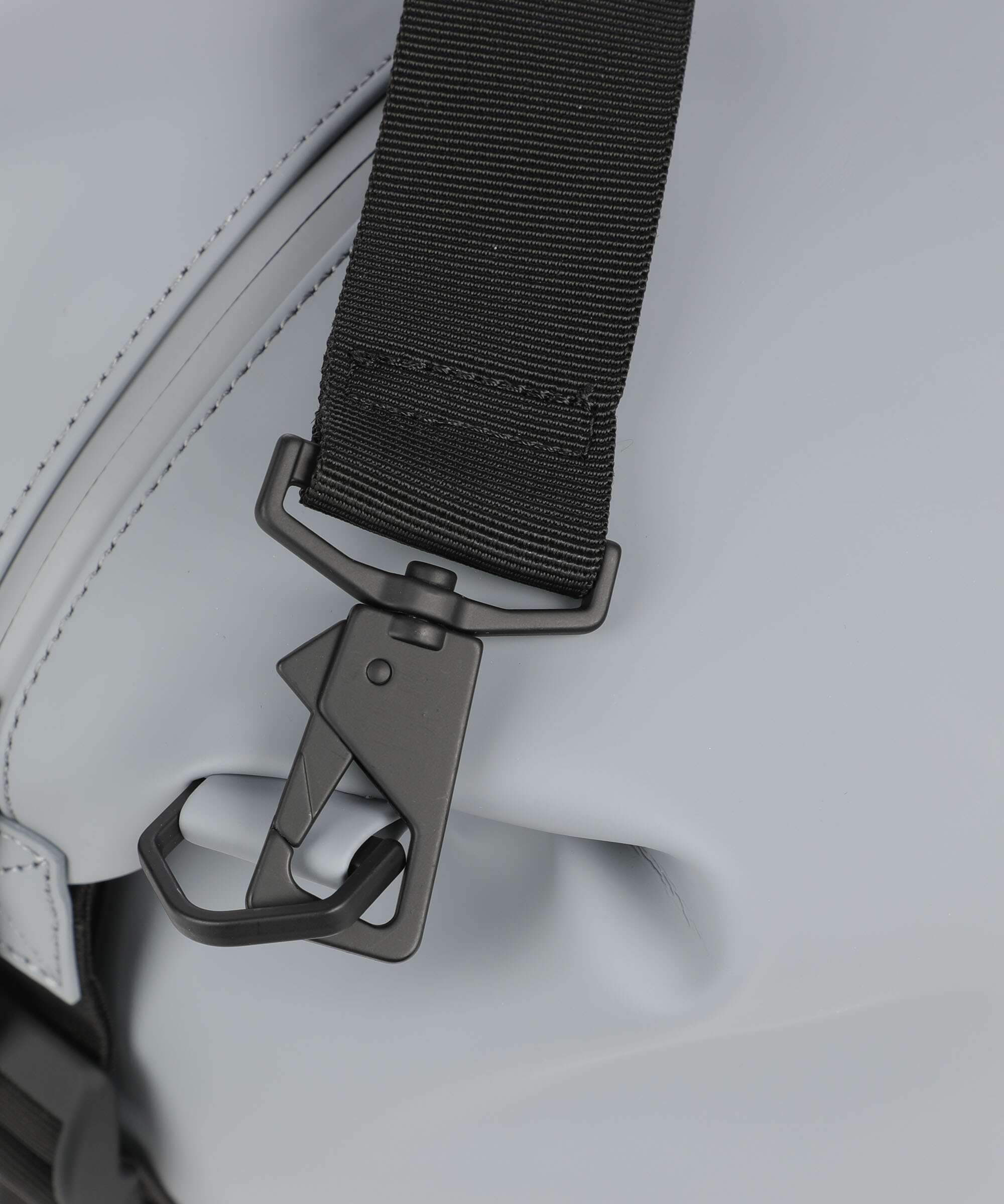 Rains Hilo Weekend bag pool