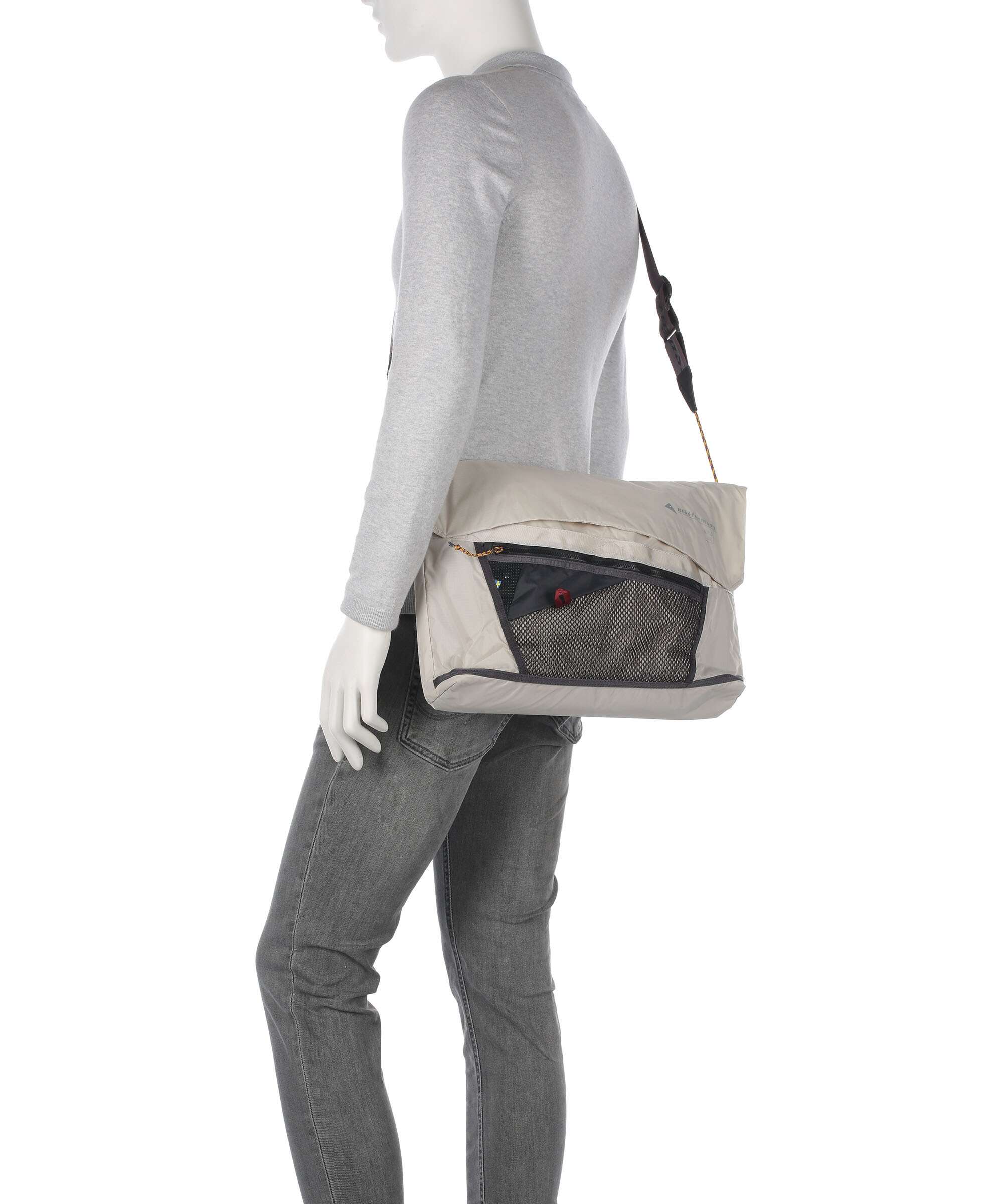 Klättermusen Grid Messenger bag raven