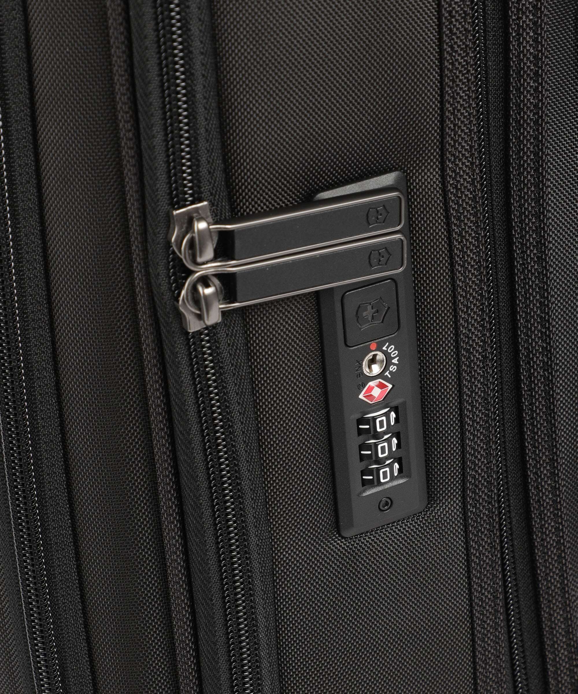 Victorinox Werks Traveler 7.0 GCO Spinner (4 wheels) black