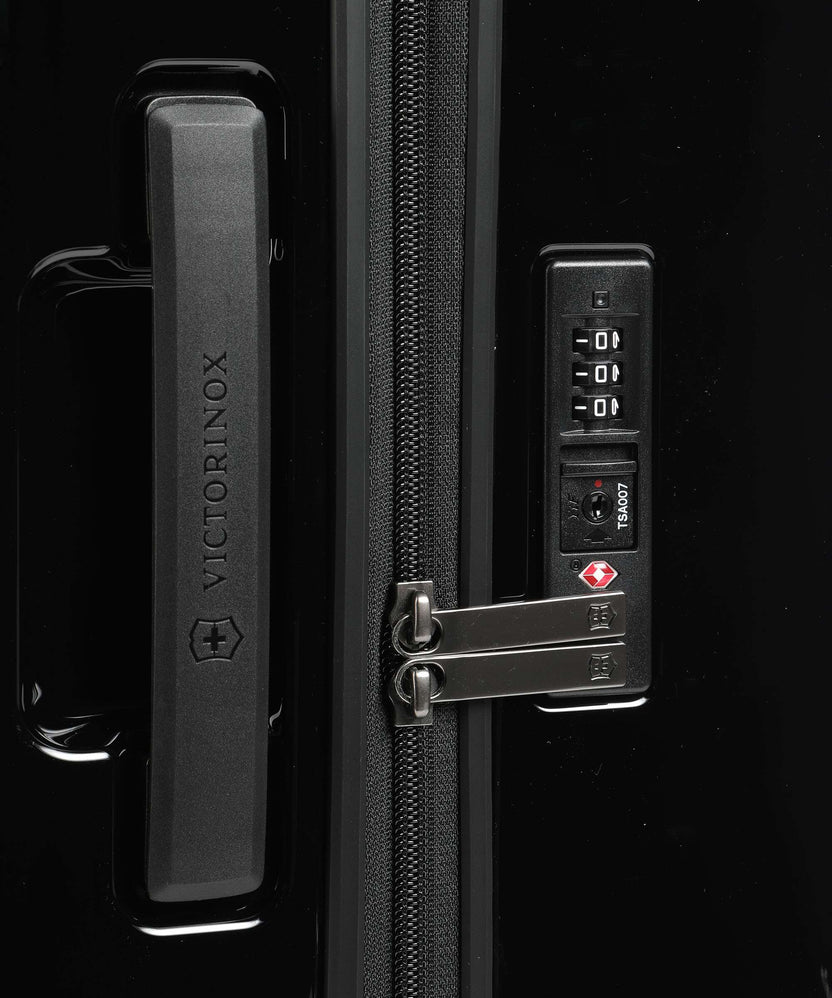 Victorinox Airox Large Spinner (4 wheels) black