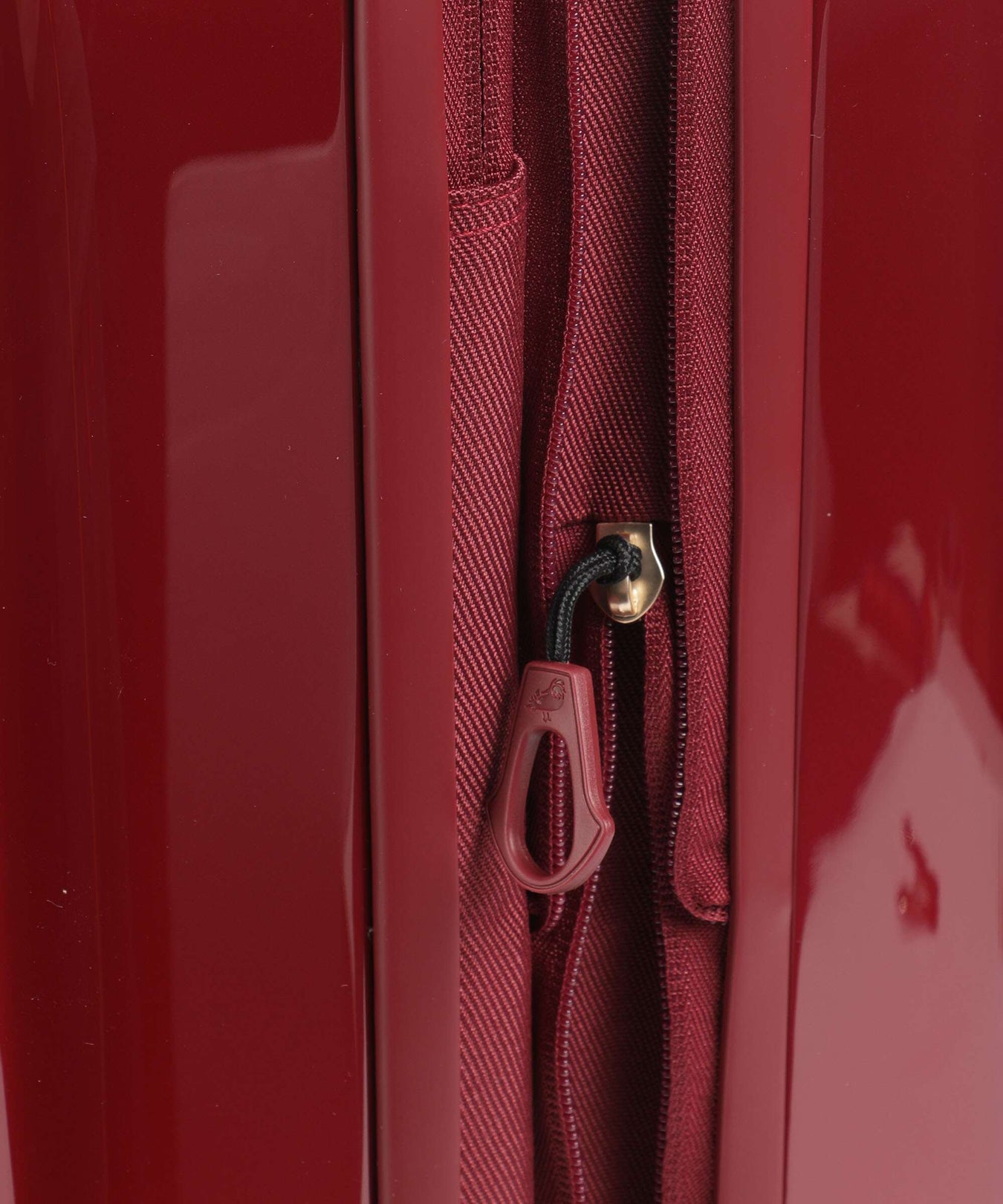 Mandarina Duck Logoduck+ Metal Spinner (4 wheels) red metal