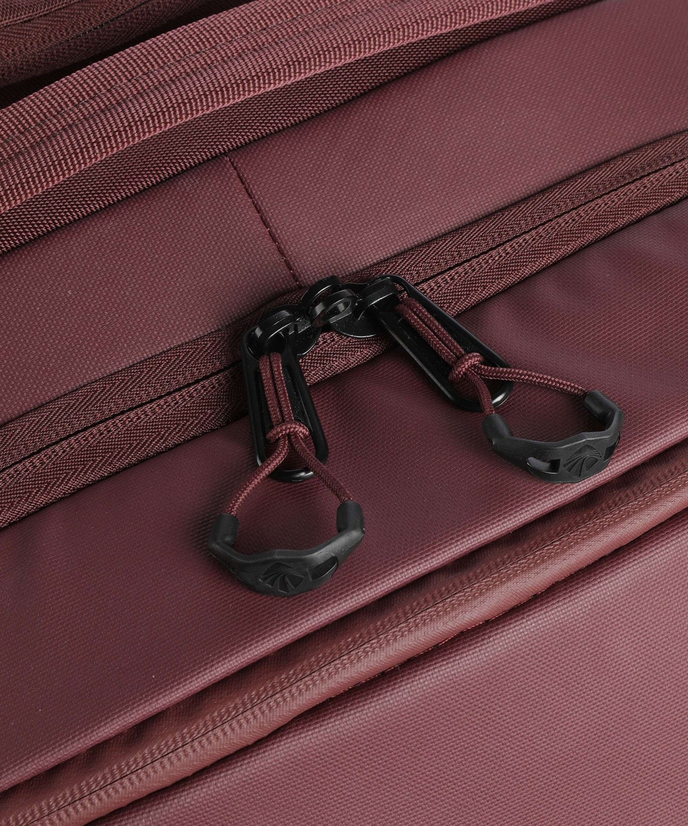 Eagle Creek Tarmac 65 Spinner (4 wheels) currant