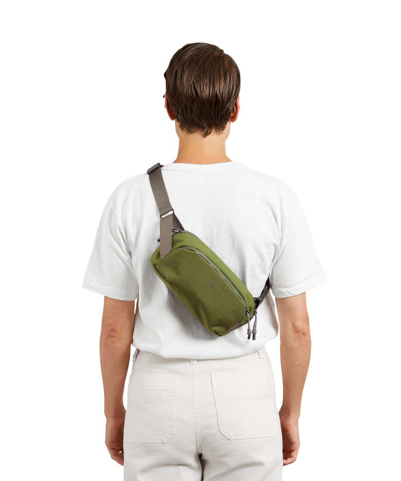 Bellroy Venture 2.5L Ready Fanny pack ranger green