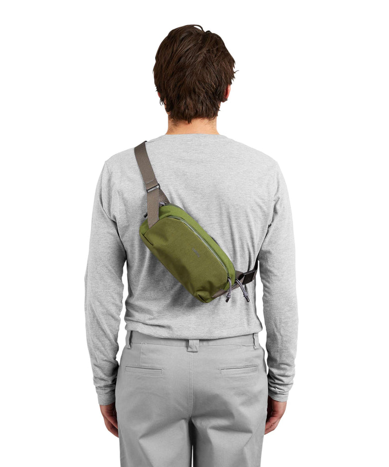 Bellroy Venture 2.5L Ready Fanny pack ranger green